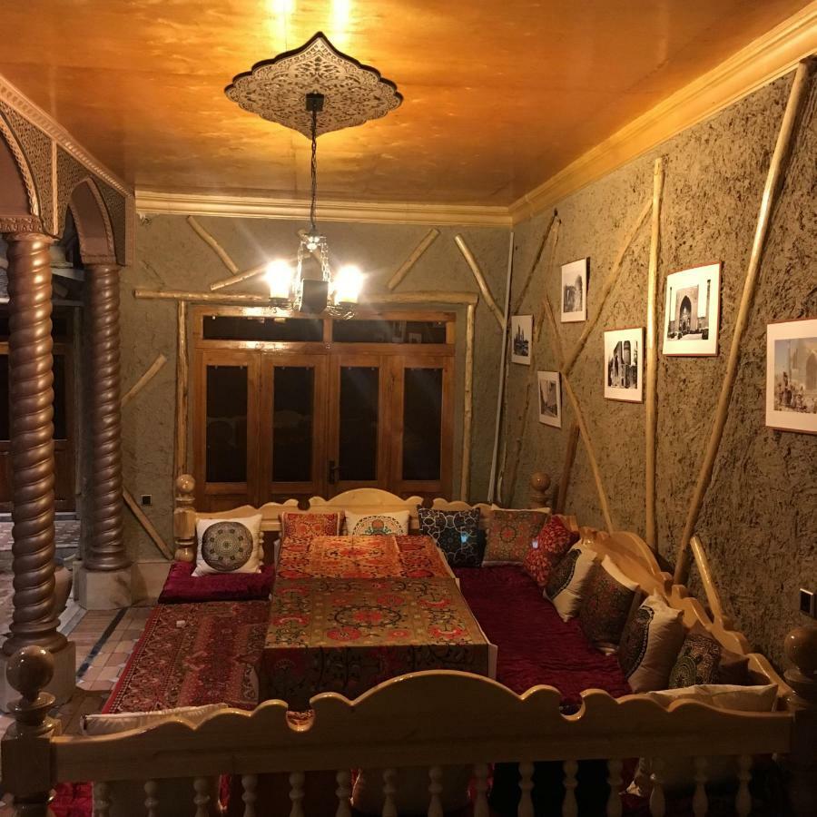 "S E A S O N S" Daire Semerkant Dış mekan fotoğraf